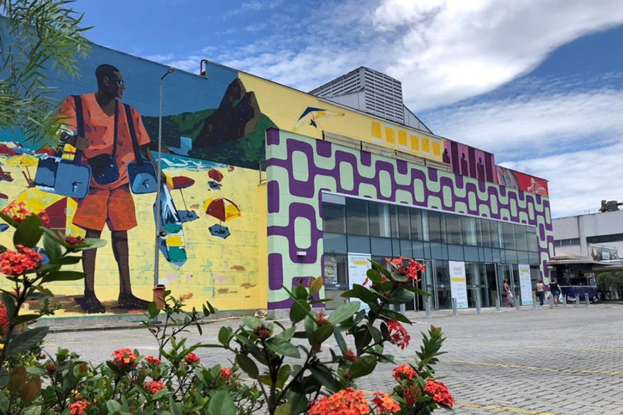 Uptown Barra arte urbana na fachada - Revista Shopping Centers